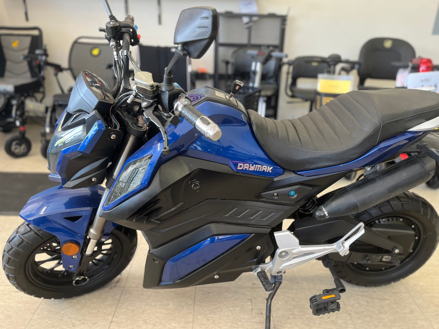 2023 - Used - Road Warrior 500W 72V 30Ah E-Bike
