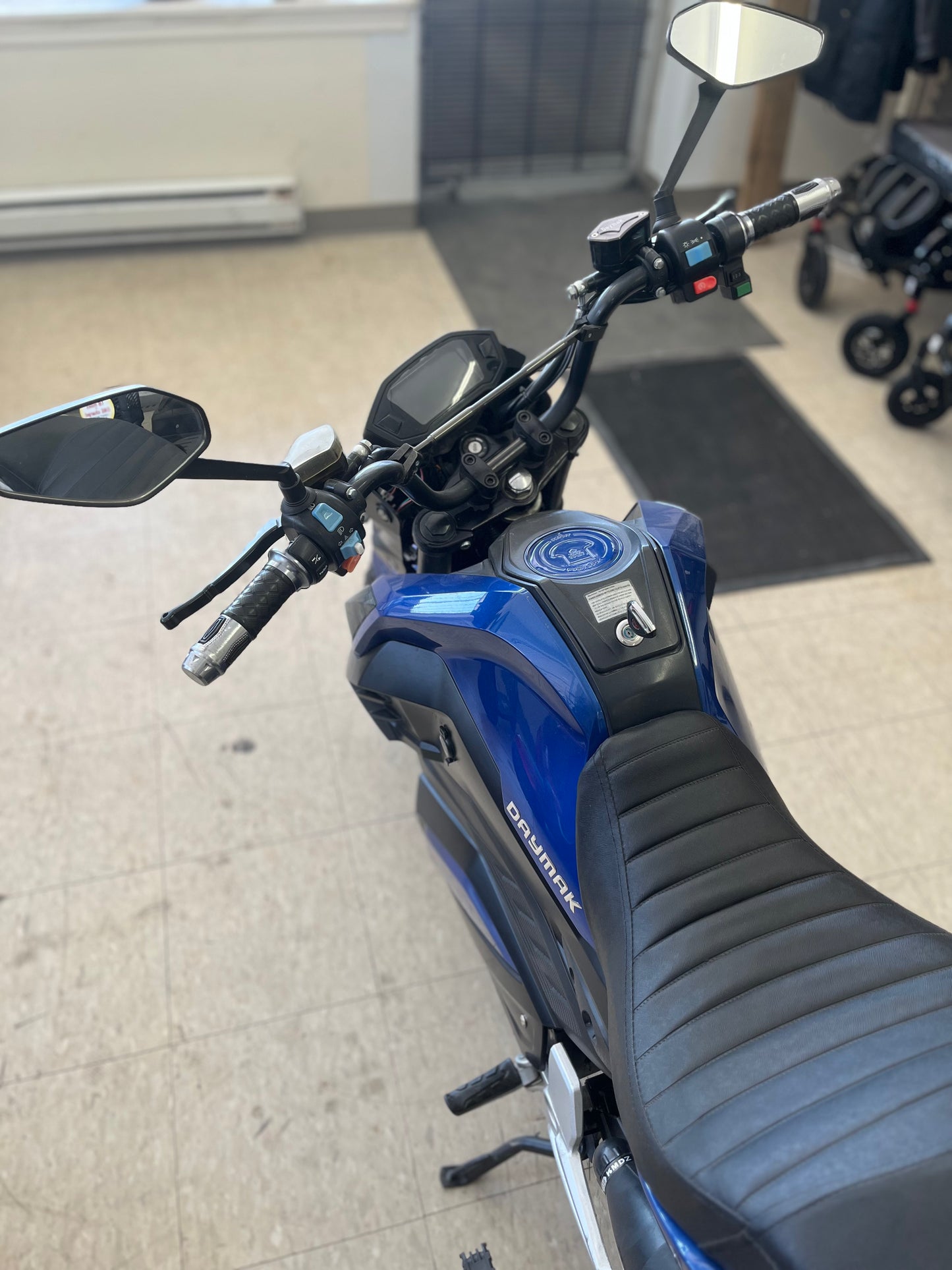 2023 - Used - Road Warrior 500W 72V 30Ah E-Bike